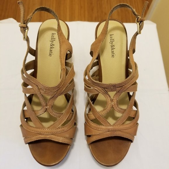 Kelly & Katie tan platform sandals - Picture 1 of 4